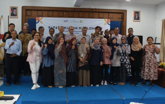 RAPAT TINJAUAN MANAJEMEN